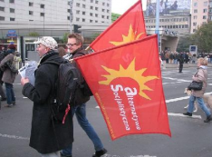 „Alternatywa Socjalistyczna“ („Sozialistische Alternative“, Schwesterorganisation der SAV und Sektion des CWI in Polen) auf der Klima-Demo in Warschau; Fotos: MédiActivista 