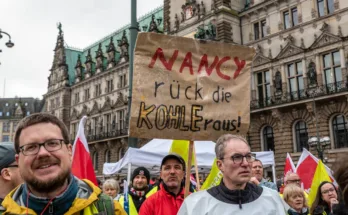 TVÖD-Warnstreik 2023 in Hamburg, Schild "Nancy, rück die Kohle raus!"